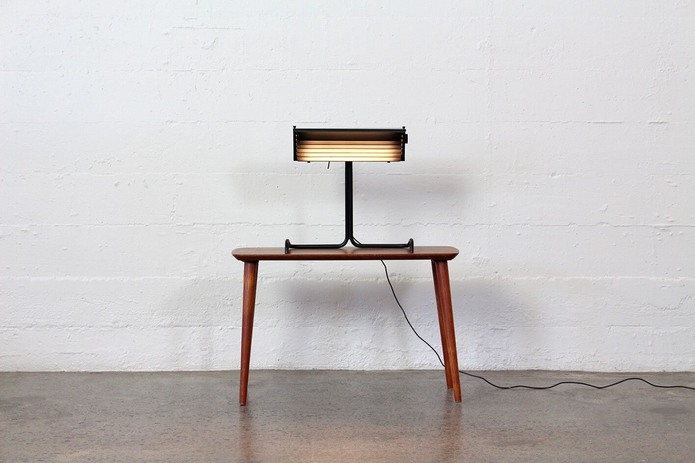 DCW Biny desk light