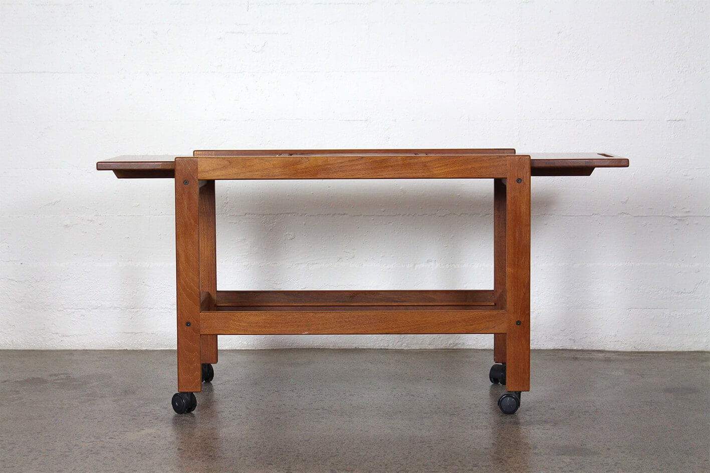 Aksel Kjersgaard drinks trolley