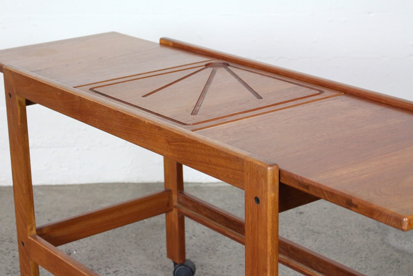 Aksel Kjersgaard drinks trolley