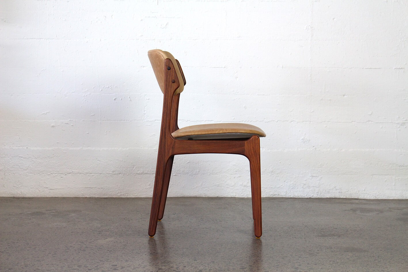 Erik Buch carvers in tan