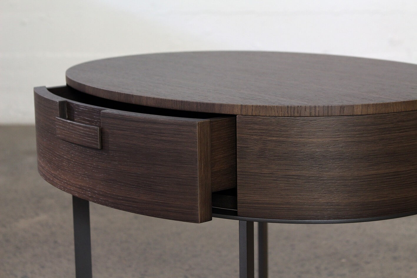 B&B Italia Amphora table