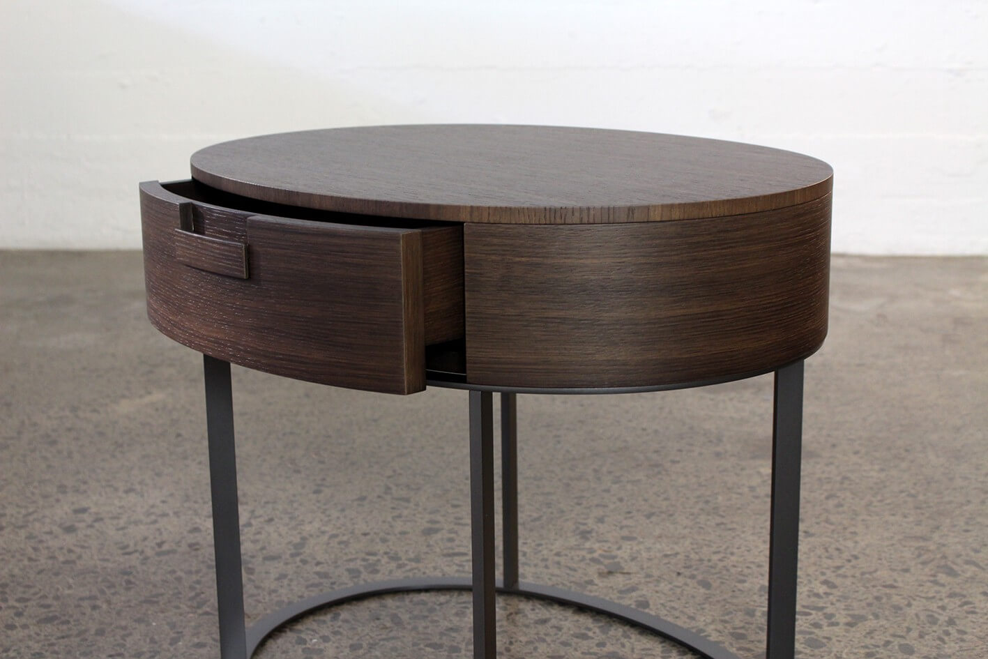 B&B Italia Amphora table