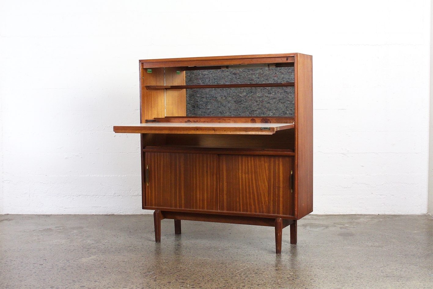Robert Heritage drinks cabinet