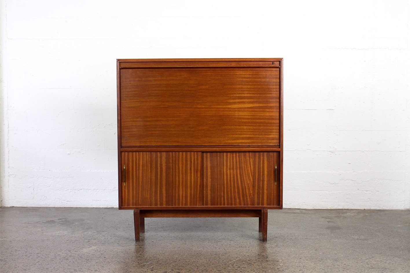 Robert Heritage drinks cabinet