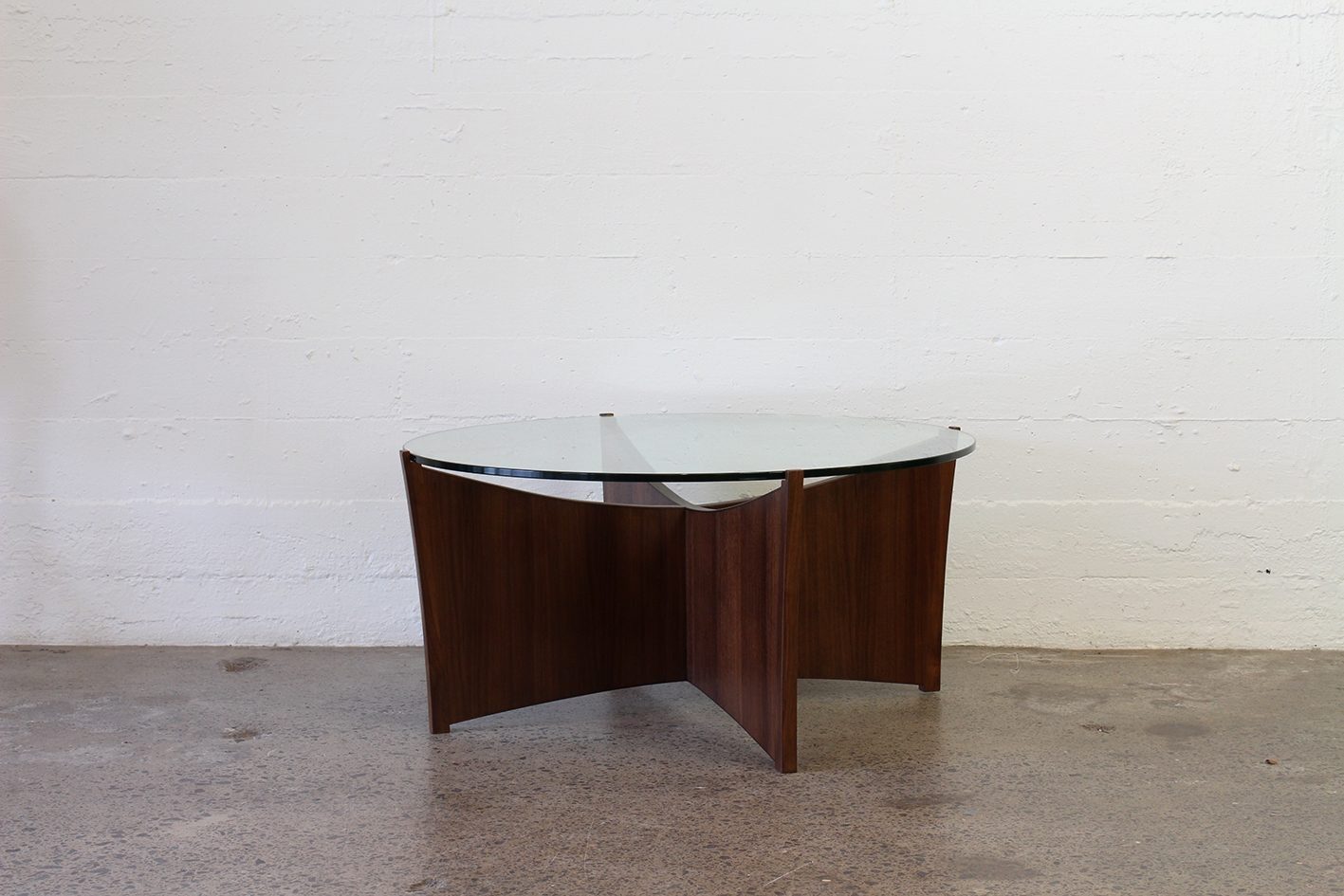 Karakter X Motif Butterfly coffee table