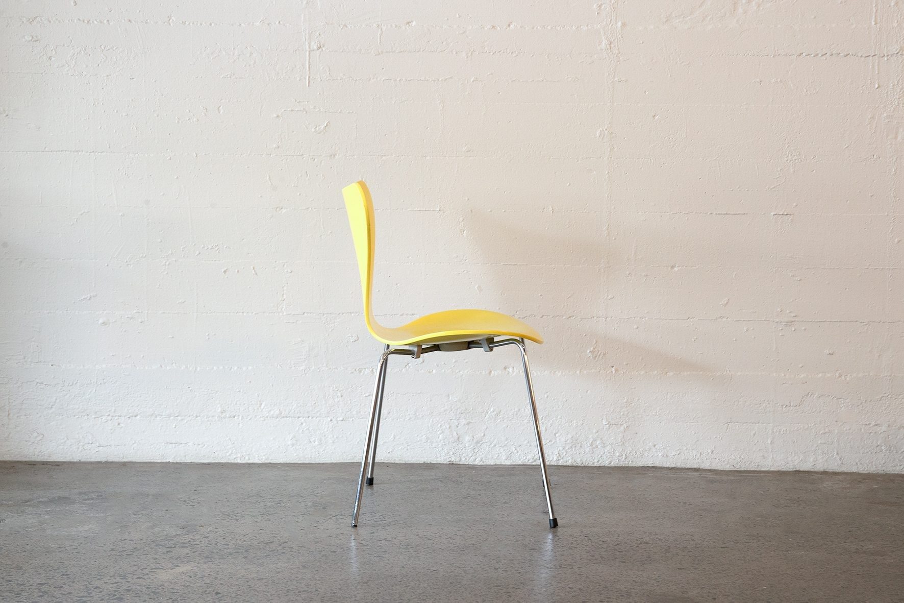 Arne Jacobsen Series 7 chairs