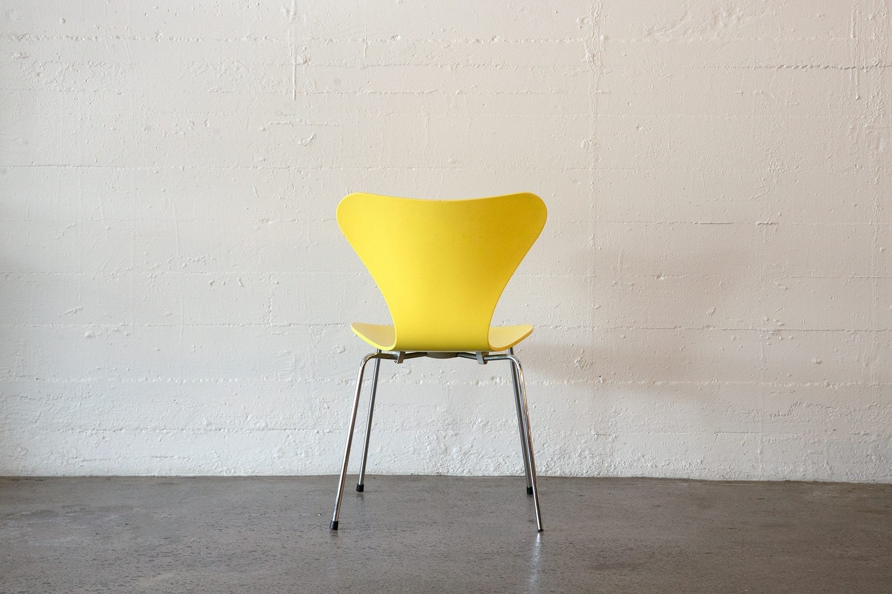 Arne Jacobsen Series 7 chairs