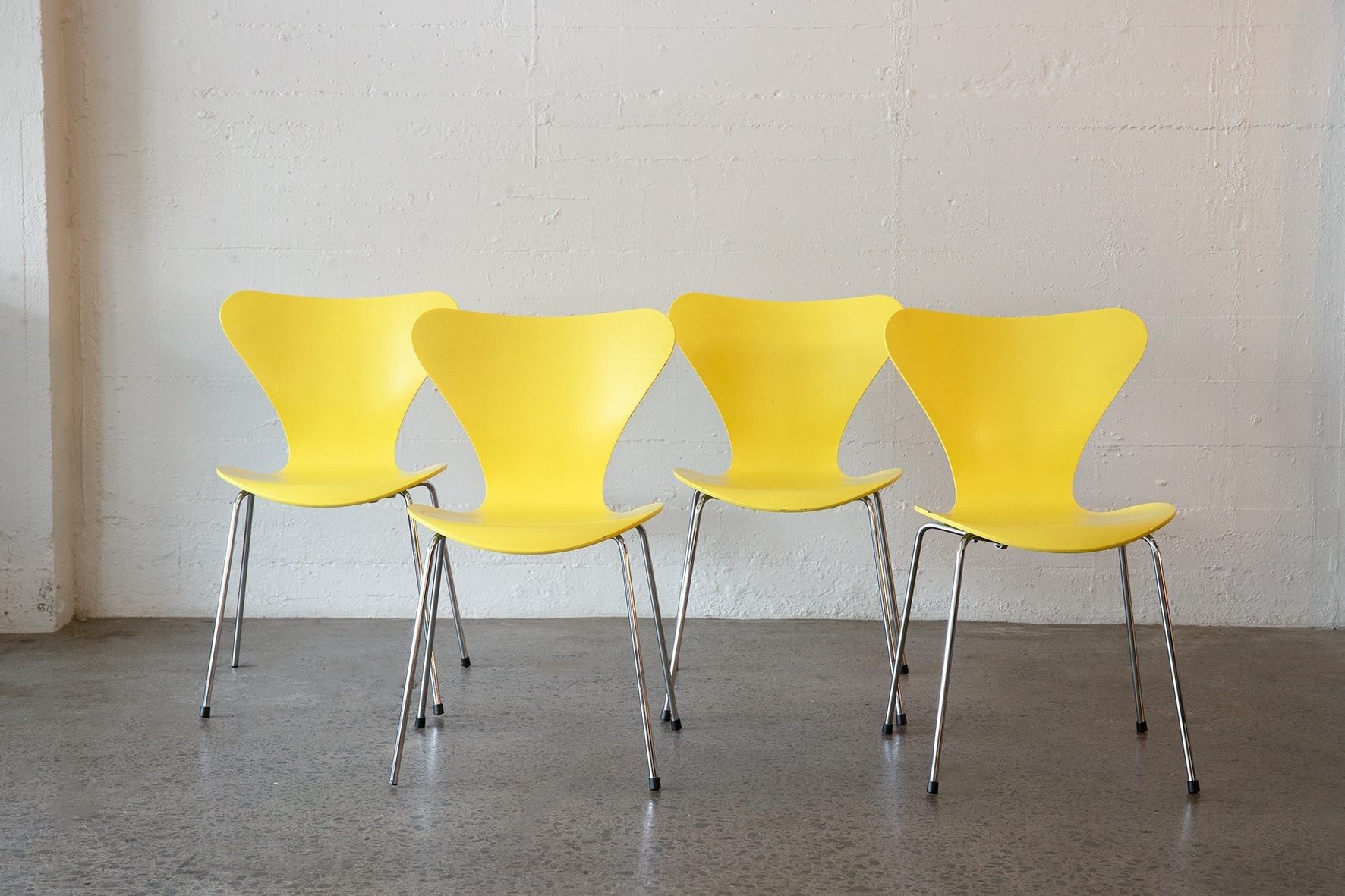 Arne Jacobsen Series 7 chairs