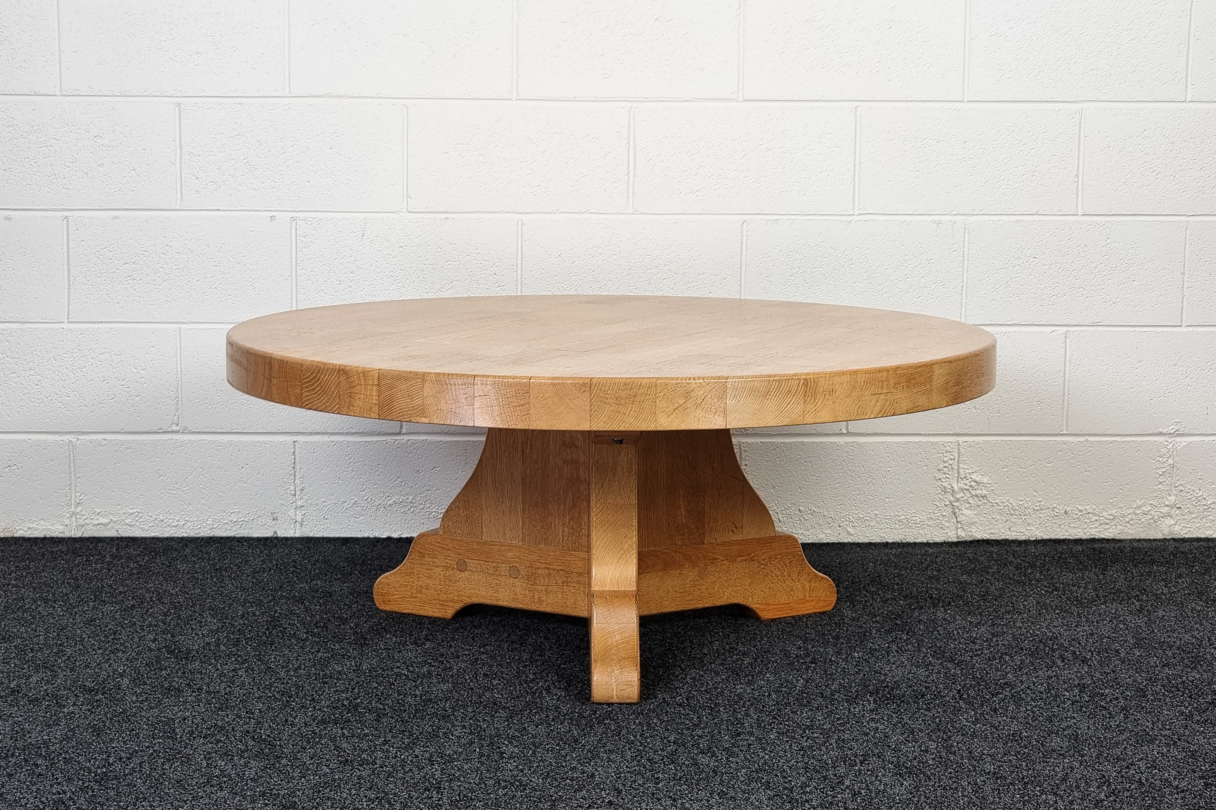 Dutch Solid oak circular Table by Oisterwijk Meubelfabriek