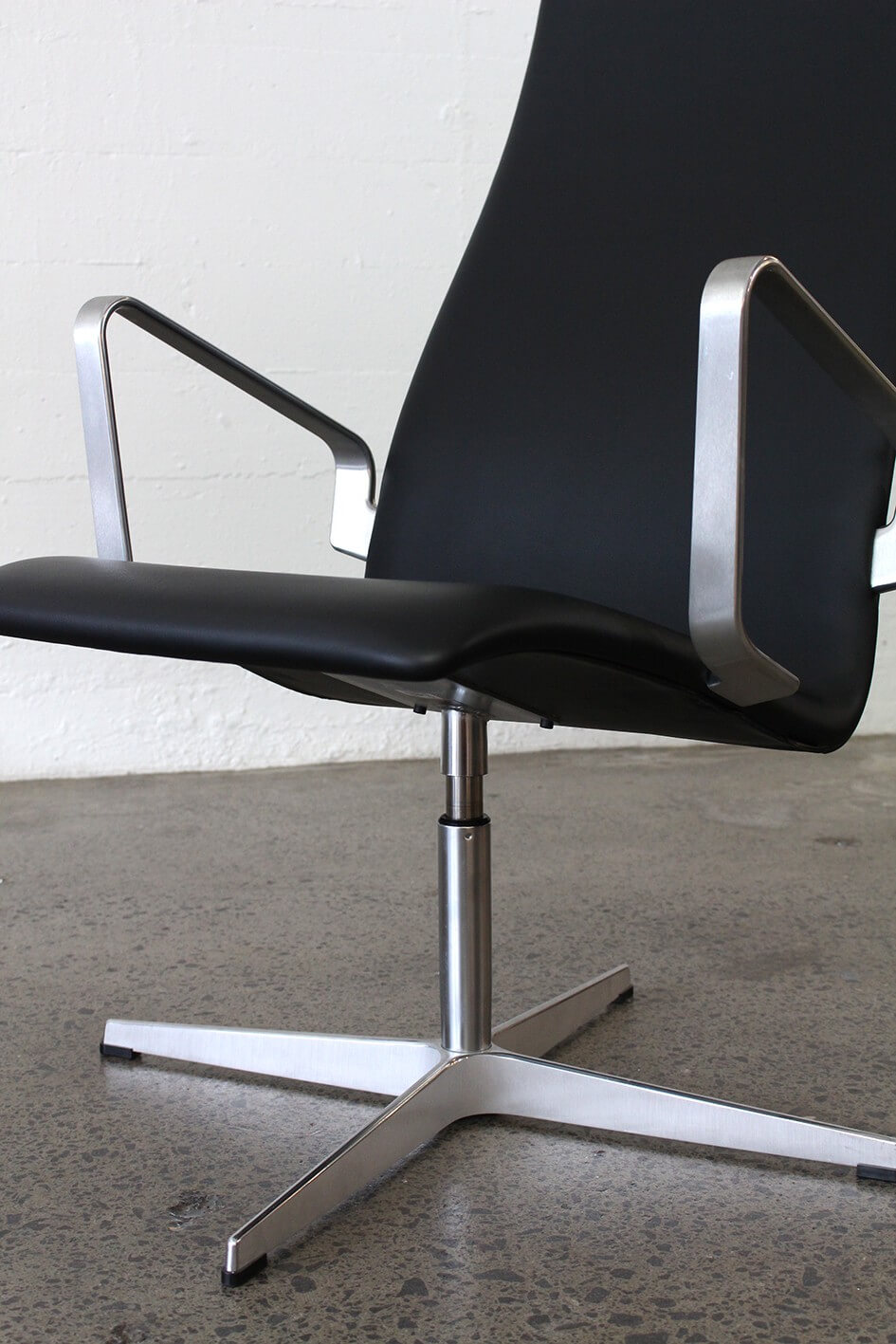 Arne Jacobsen Oxford chair